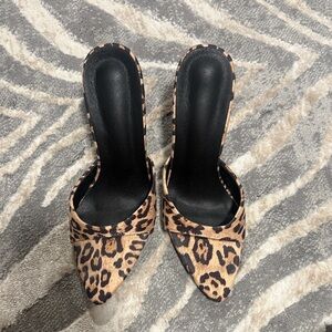 Leopard Print Pointed Toe Mules - Black/In Tan Animal Print